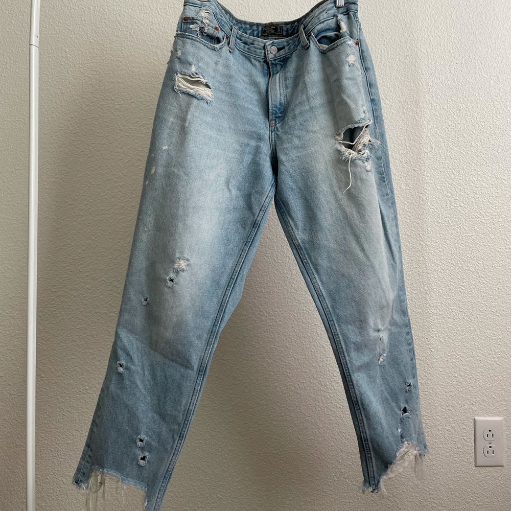 #A&F Mom high rise jean